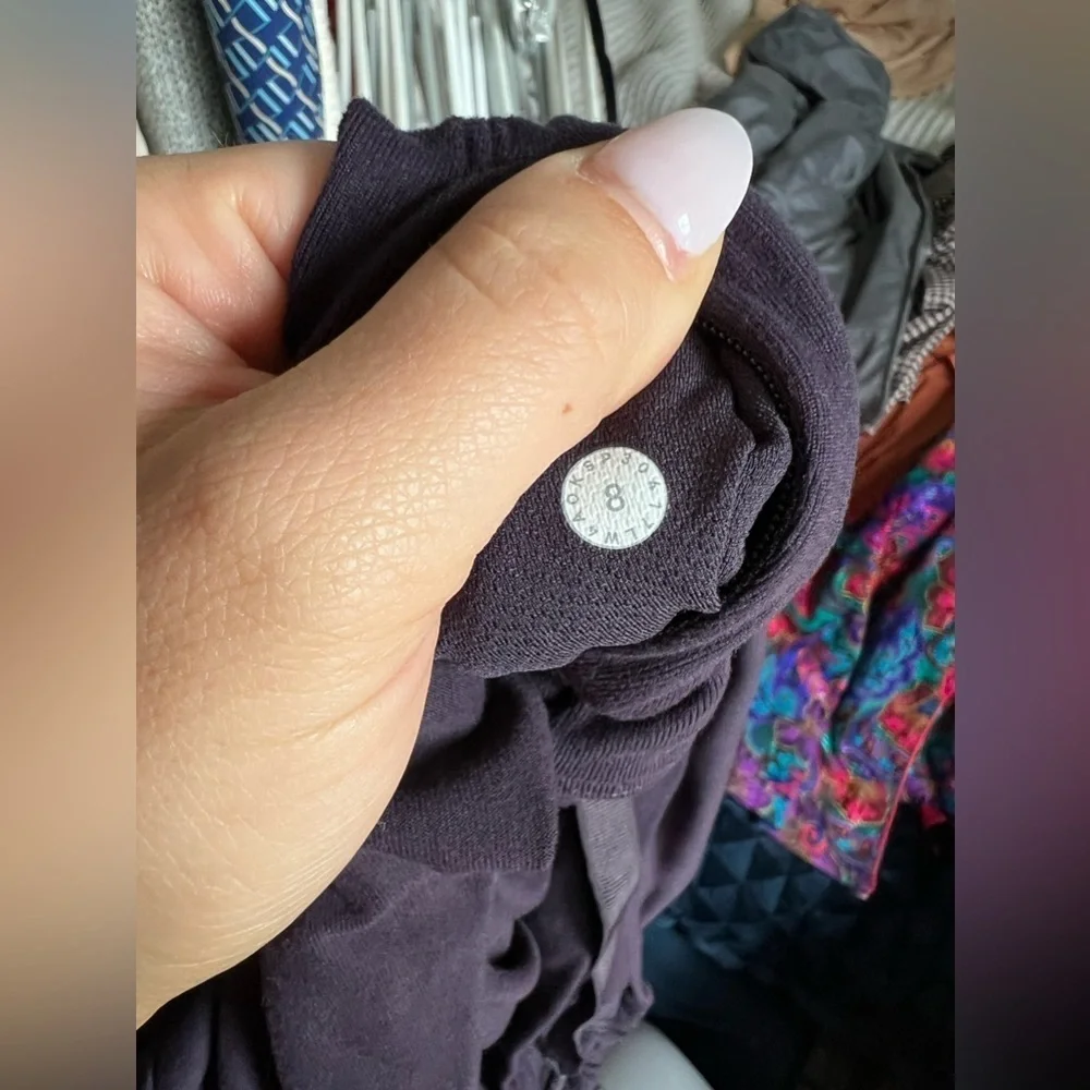 Lululemon Yoga Wrap Dark Purple Size 8 - Picture 8 of 9